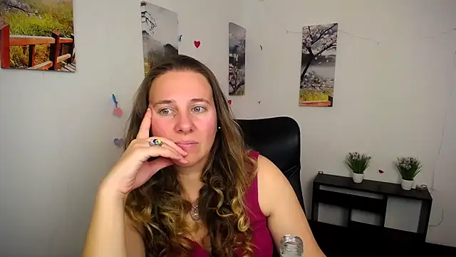 Snapshot of Darklure_ chatting on October 15, 2025, 1:52 pm Darklure online show from October 15, 2025, 1:52 pm