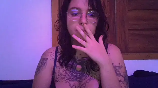 Blue Liz online show from November 27, 2025, 12:38 pm