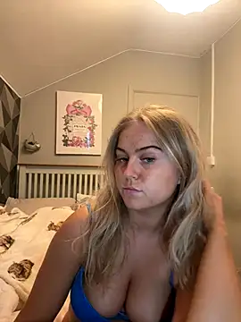 minidollxxx online show from October 17, 2025, 5:26 pm