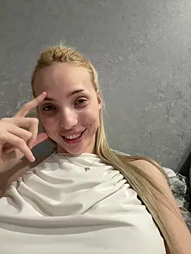 Snapshot of olivia_soft chatting on July 10, 2026, 10:43 pm olivia soft online show from July 10, 2026, 10:43 pm