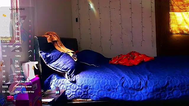 bettyboo2801 online show from November 4, 2025, 3:38 pm