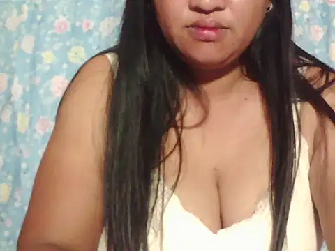 hotolivia34 online show from November 14, 2025, 9:40 pm