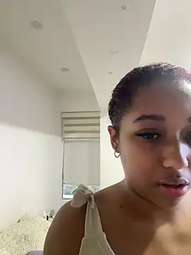  Zahara  online show from May 8, 2026, 10:57 pm
