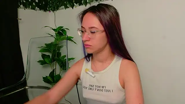 EvaBllake online show from March 25, 2026, 6:13 am