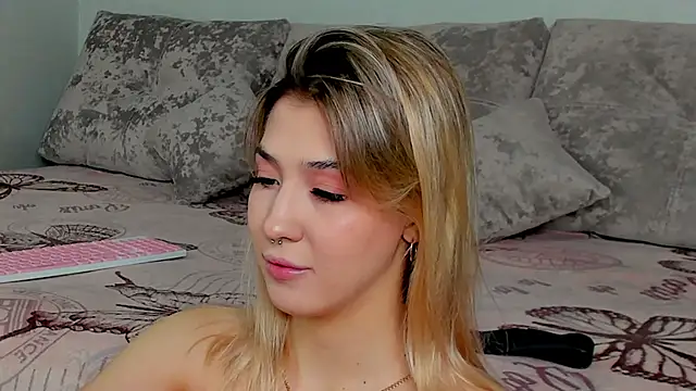 Bella svon online show from December 5, 2025, 4:27 pm