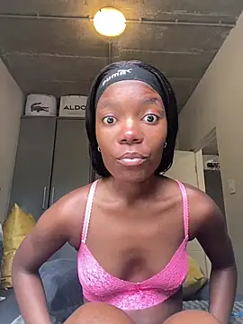 prettydollyy online show from March 4, 2026, 8:11 am