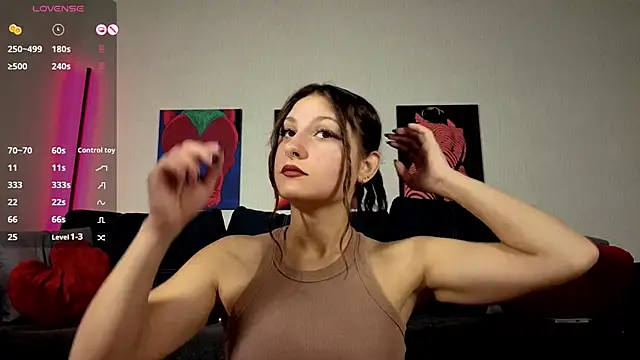 TrixiBell online show from September 17, 2025, 4:14 am