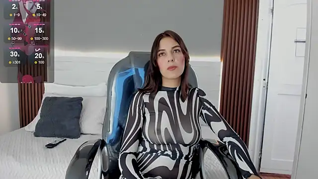 Snapshot of Emmy_Meadows chatting on November 5, 2025, 7:28 pm Emmy Meadows online show from November 5, 2025, 7:28 pm