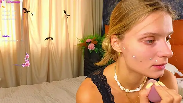Snapshot of SoftBliss chatting on September 9, 2025, 6:45 am SoftBliss online show from September 9, 2025, 6:45 am
