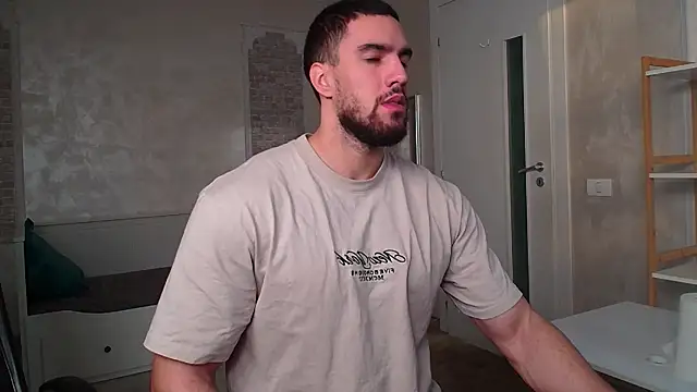 IvanHydee online show from October 30, 2025, 5:39 am