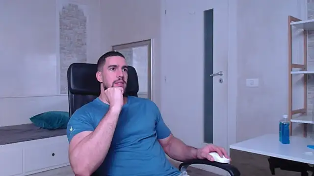 IvanHydee online show from September 18, 2025, 4:37 am