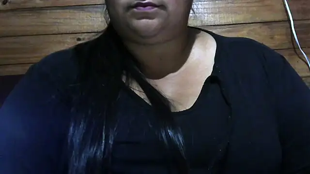 Snapshot of MARRENTINHA34 chatting on May 2, 2026, 6:57 pm MARRENTINHA34 online show from May 2, 2026, 6:57 pm