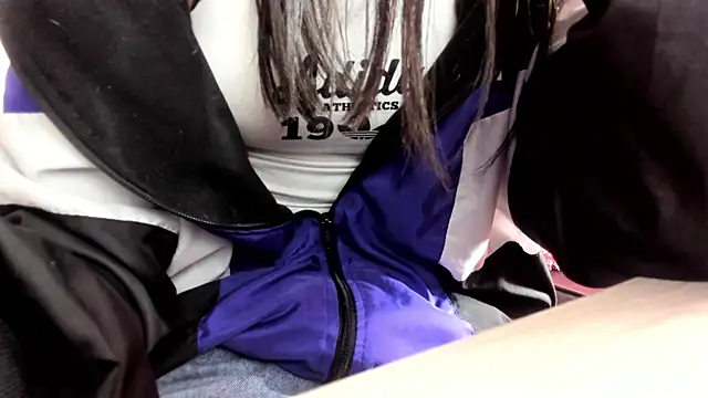 Snapshot of Sheilly_brown chatting on September 20, 2025, 7:30 pm Sheilly brown online show from September 20, 2025, 7:30 pm