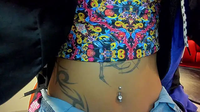 Snapshot of Sheilly_brown chatting on September 14, 2025, 4:29 pm Sheilly brown online show from September 14, 2025, 4:29 pm