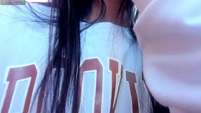 Snapshot of Sheilly_brown chatting on January 10, 2026, 9:10 pm Sheilly brown online show from January 10, 2026, 9:10 pm