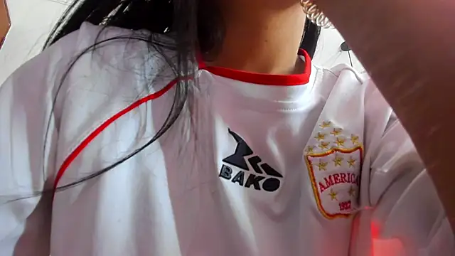 Snapshot of Sheilly_brown chatting on October 19, 2025, 7:38 pm Sheilly brown online show from October 19, 2025, 7:38 pm