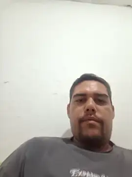 Snapshot of feehzungi0000 chatting on February 10, 2026, 2:10 am feehzungi0000 online show from February 10, 2026, 2:10 am