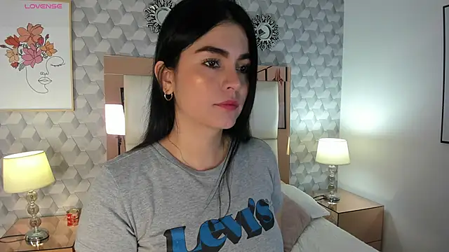 Snapshot of Sasha__sims__ chatting on September 13, 2025, 11:43 am Sasha sims online show from September 13, 2025, 11:43 am