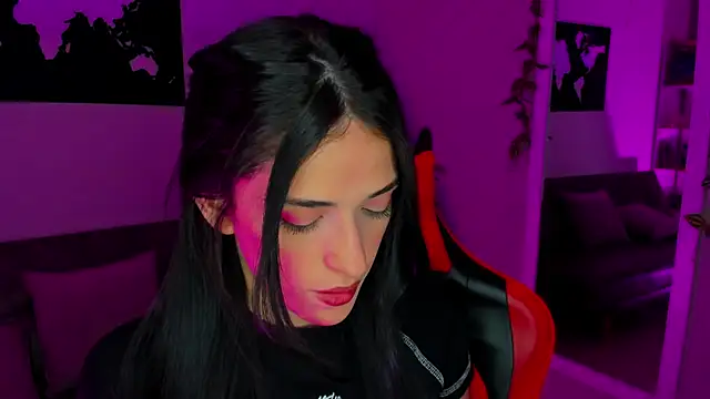 ZoeValencia1 online show from April 16, 2026, 1:01 pm