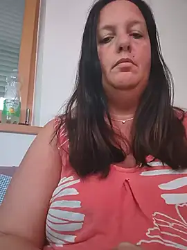 Snapshot of LaReginaNera chatting on June 3, 2026, 6:56 pm LaReginaNera online show from June 3, 2026, 6:56 pm