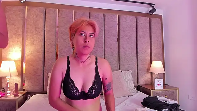 AnnieAndReach online show from January 11, 2026, 1:29 pm