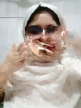 Snapshot of Nusrat-N chatting on June 14, 2026, 1:13 am Nusrat-N online show from June 14, 2026, 1:13 am