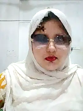 Snapshot of Nusrat-N chatting on June 14, 2026, 2:24 am Nusrat-N online show from June 14, 2026, 2:24 am