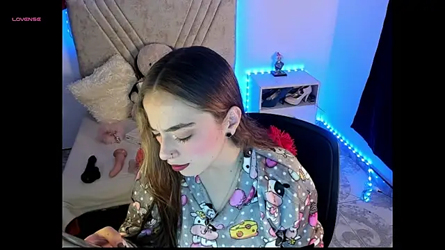 Mia Victoria22 online show from May 2, 2026, 3:01 am