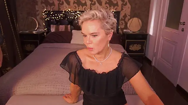 PleasureWeCouple online show from April 10, 2026, 5:58 am