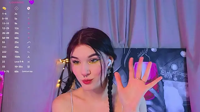 JenniferSullivan online show from November 16, 2025, 8:13 pm