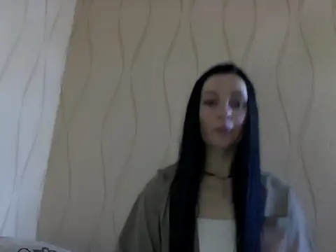 Lulii24 online show from December 18, 2025, 1:04 pm