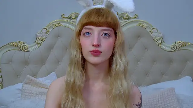 MistyMarlo online show from April 3, 2026, 6:42 am