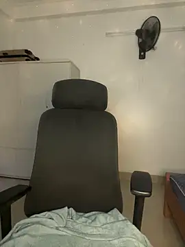 Meowyeuk6 online show from February 8, 2026, 8:45 am