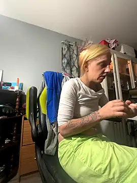 flavi1996 online show from November 7, 2025, 4:55 pm