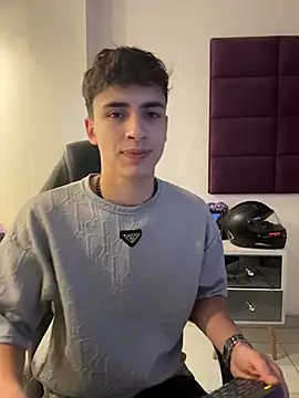 AdrianRinaldi online show from January 11, 2026, 1:51 pm