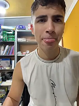Snapshot of AdrianRinaldi chatting on April 26, 2026, 4:04 pm AdrianRinaldi online show from April 26, 2026, 4:04 pm