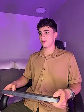 AdrianRinaldi online show from March 11, 2026, 8:03 pm