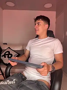 AdrianRinaldi online show from March 8, 2026, 8:01 pm