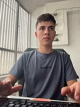 AdrianRinaldi online show from March 29, 2026, 7:59 pm