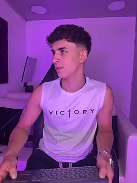 AdrianRinaldi online show from February 9, 2026, 8:07 pm