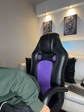 AdrianRinaldi online show from March 30, 2026, 8:10 pm