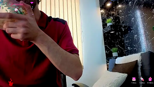 Rafael Mendezz online show from December 4, 2025, 8:19 pm