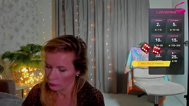 Julia Giulia online show from January 8, 2026, 8:59 pm