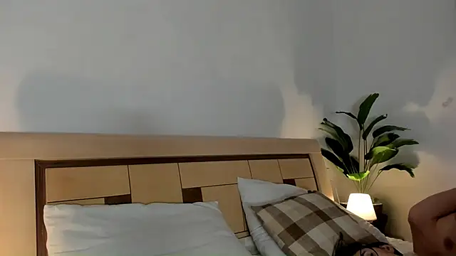 Morena Dolce online show from November 11, 2025, 2:23 pm