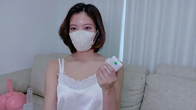 Snapshot of riko_oxo chatting on June 10, 2026, 2:35 am riko oxo online show from June 10, 2026, 2:35 am