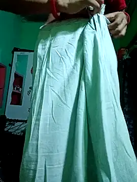 Snapshot of Shreya-couple chatting on September 29, 2025, 1:17 pm Shreya-couple online show from September 29, 2025, 1:17 pm
