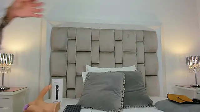 frehia dimou online show from February 10, 2026, 12:04 pm