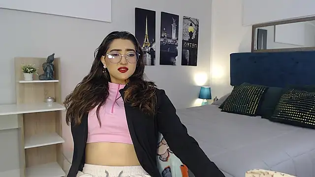 Snapshot of madame_lottie chatting on October 10, 2025, 12:39 pm madame lottie online show from October 10, 2025, 12:39 pm