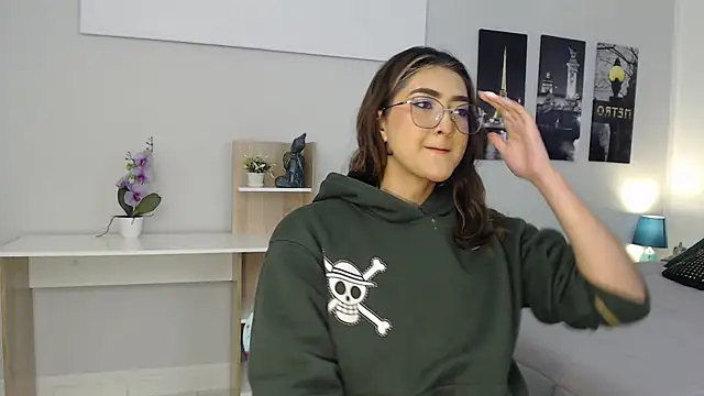 Snapshot of madame_lottie chatting on October 14, 2025, 12:28 pm madame lottie online show from October 14, 2025, 12:28 pm