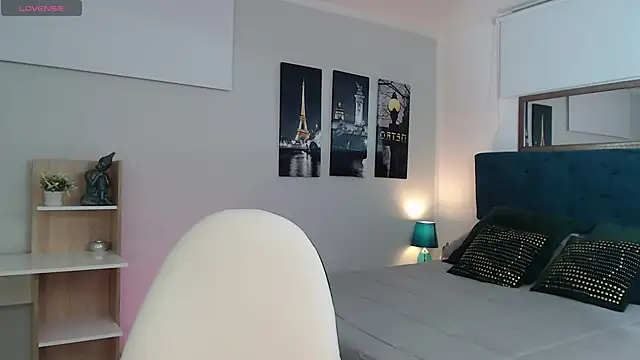 Snapshot of madame_lottie chatting on October 7, 2025, 12:39 pm madame lottie online show from October 7, 2025, 12:39 pm